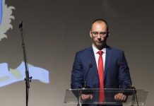 Симић: Шеф УНМИК-а ни речи о тајним оптужницама против Срба и отимању Трепче. Чега се плашите господо?