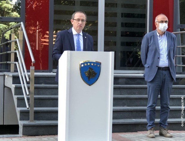 Hoti o dijalogu u Parizu