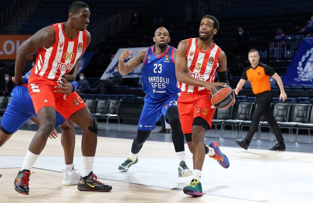 Zvezda i Efes u Istanbulu