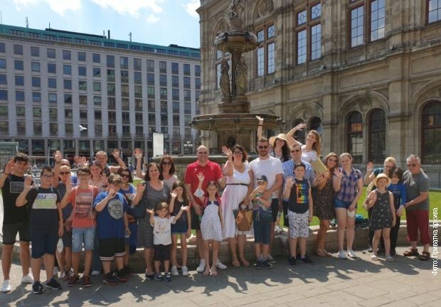 Просветина школа у Бечу 01