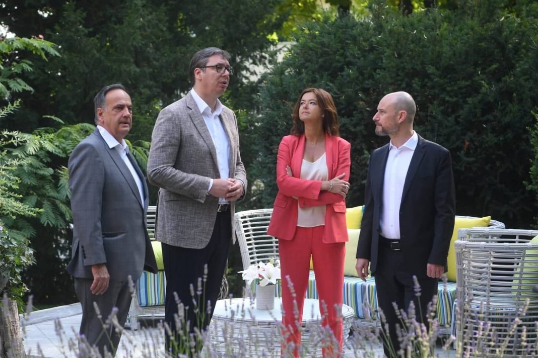 Вучић и посредници у међустраначком дијалогу