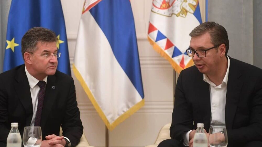 Вучић и Лајчак