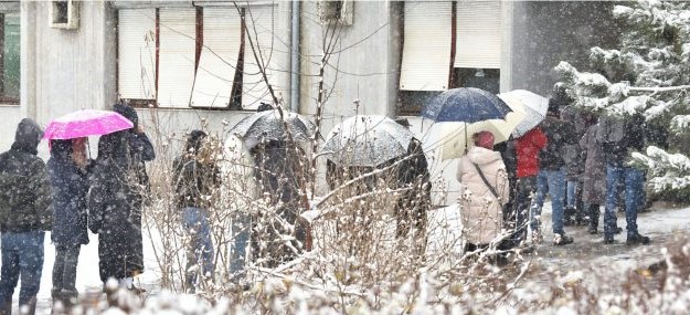 Redovi ispred kovid ambulanti 2